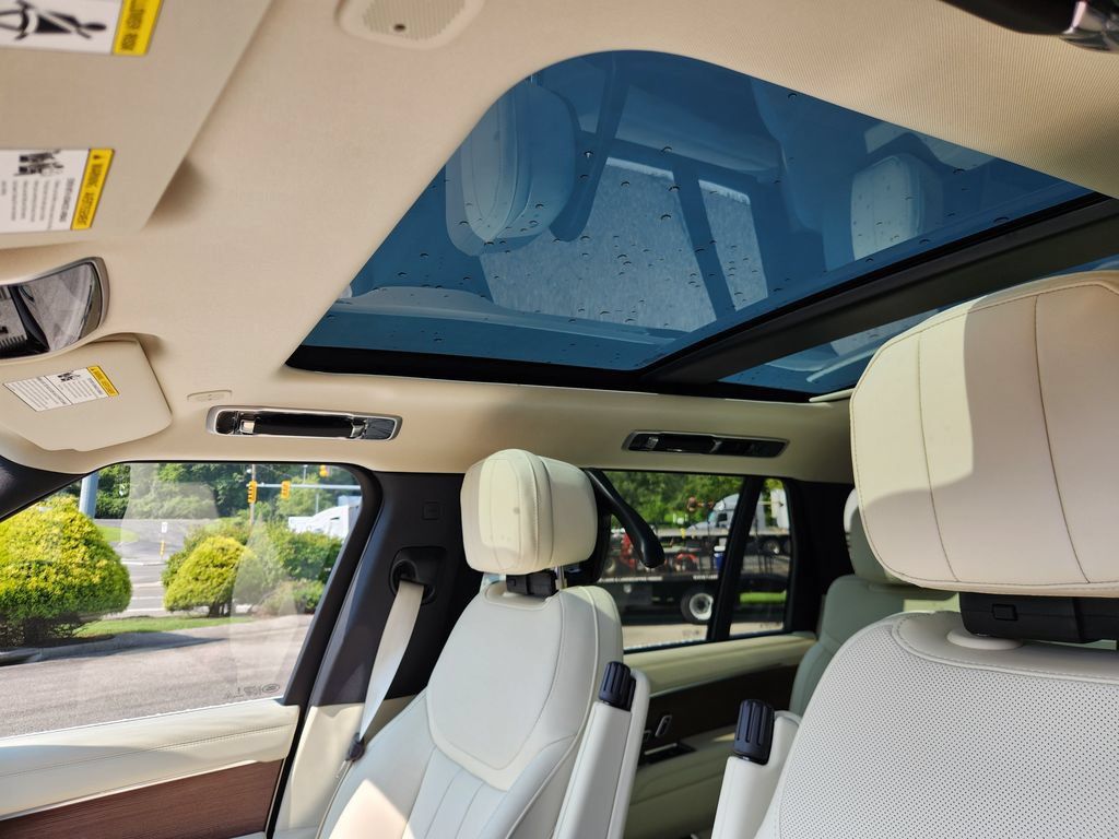 New 2026 Land Rover Range Rover Long Wheelbase SE AWD/4WD image 10