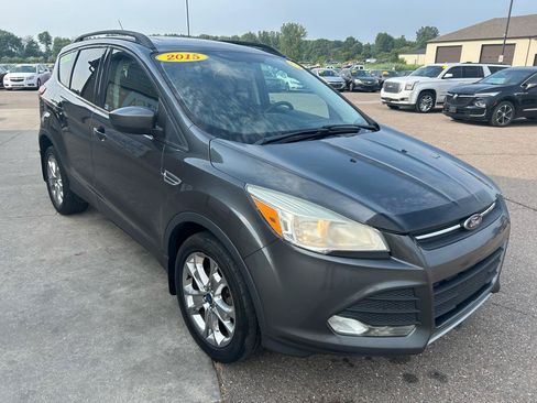 Used 2015 Ford Escape SE w/ Leather Comfort Package AWD/4WD image 3