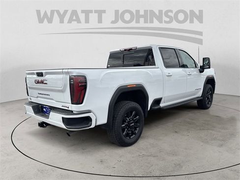 Used 2024 GMC Sierra 2500 AT4 w/ AT4 Premium Plus Package image 5