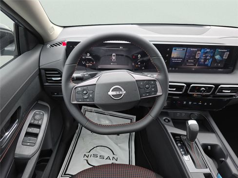 New 2026 Nissan Sentra SR w/ Floor Mat Package FWD image 14