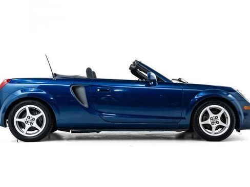 Used 2001 Toyota MR2 image 5