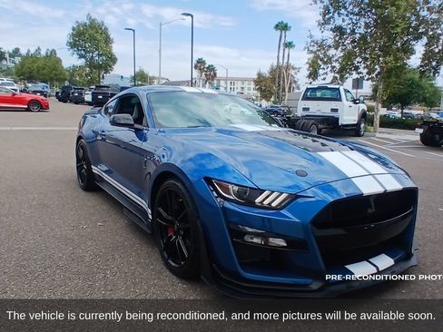 Used 2021 Ford Mustang Shelby GT500 w/ Technology Package RWD image 3