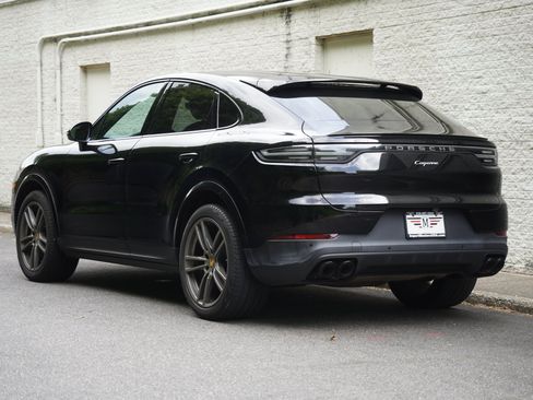 Used 2022 Porsche Cayenne Platinum Edition AWD/4WD image 5