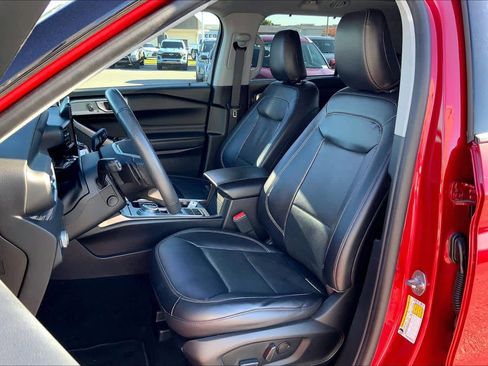 Used 2021 Ford Explorer Limited w/ Equipment Group 301A image 7