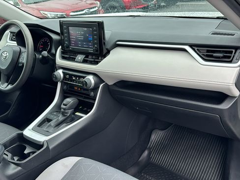 Used 2021 Toyota RAV4 XLE w/ Convenience Package FWD image 24