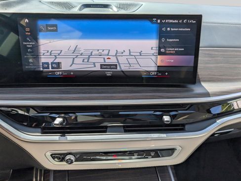 Used 2023 BMW X7 M60i image 34