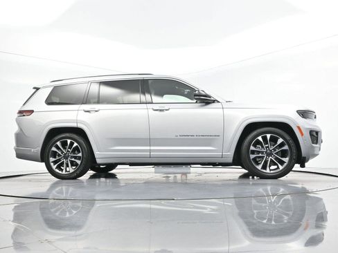 Used 2022 Jeep Grand Cherokee L Overland w/ Advanced Protech Group III AWD/4WD image 49