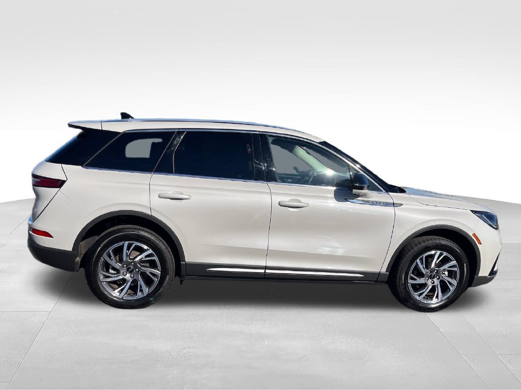 Used 2024 Lincoln Corsair AWD w/ Equipment Group 101A image 6