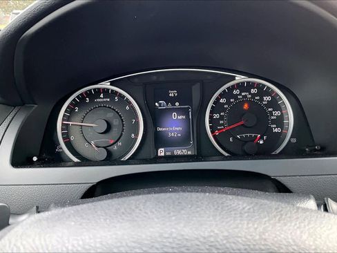 Used 2017 Toyota Camry SE image 24