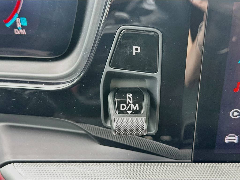 Certified 2025 Porsche Cayenne AWD/4WD image 18