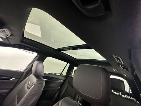 Used 2023 Cadillac XT6 Premium Luxury image 18