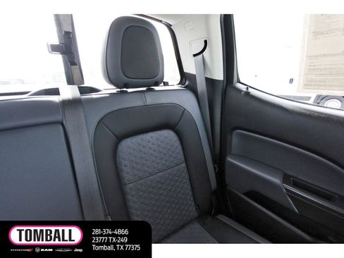 Used 2018 Chevrolet Colorado Z71 w/ Centennial Edition RWD image 12