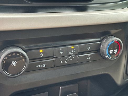 Used 2023 Ford F150 XLT AWD/4WD image 19