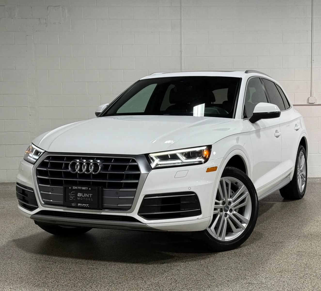 Used 2018 Audi Q5 2.0T Premium Plus w/ Premium Plus Package AWD/4WD image 2