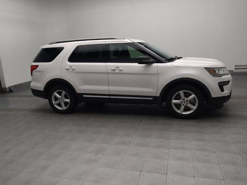 Used 2019 Ford Explorer XLT FWD image 11