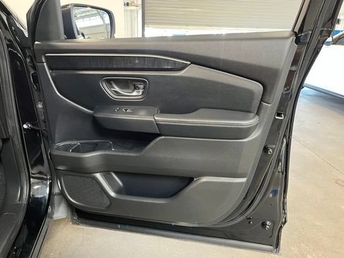 Used 2023 Honda Pilot Elite image 13