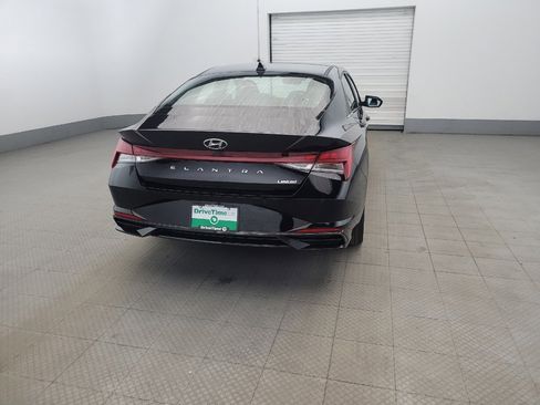 Used 2023 Hyundai Elantra Limited w/ Cargo Package image 7