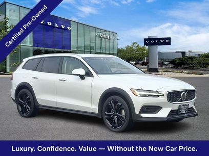 Certified 2023 Volvo V60 B5 Cross Country Plus w/ Climate Package