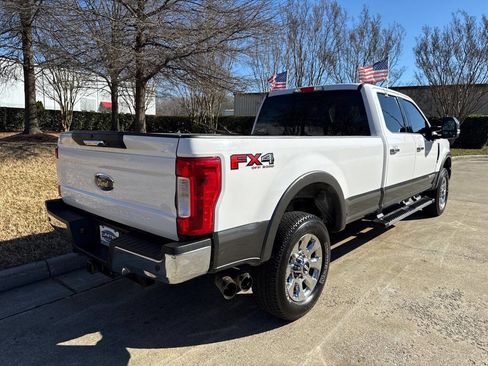 Used 2019 Ford F250 Lariat w/ Chrome Package image 3