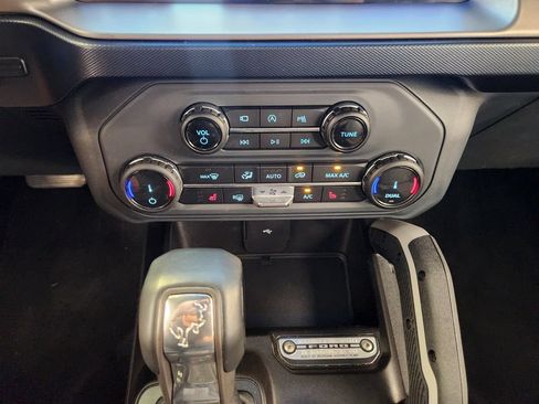 Used 2022 Ford Bronco Outer Banks AWD/4WD image 18