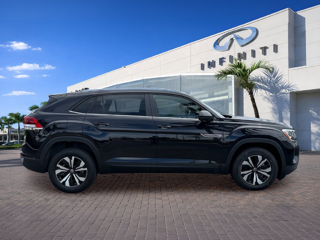 Used 2024 Volkswagen Atlas Cross Sport SE FWD image 8