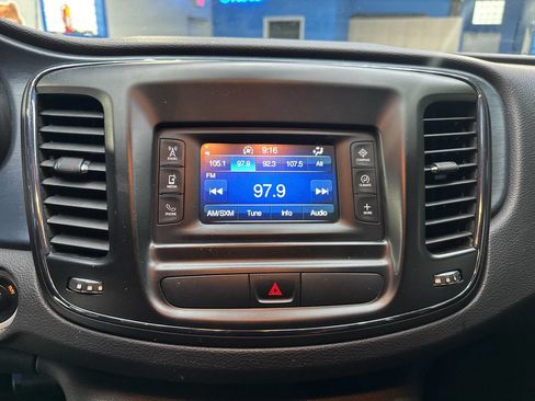 Used 2015 Chrysler 200 S image 27