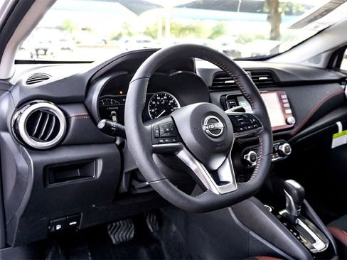 New 2025 Nissan Versa SR w/ Trunk Package image 11