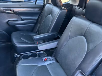 Used 2023 Toyota Highlander Platinum