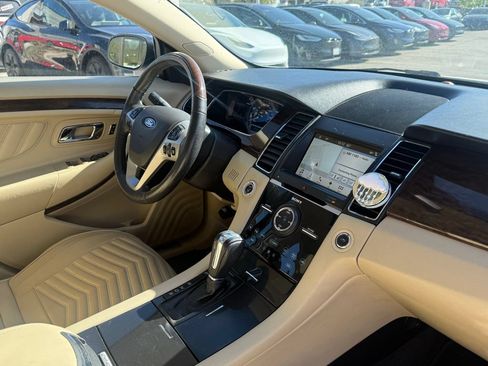 Used 2017 Ford Taurus Limited FWD image 29