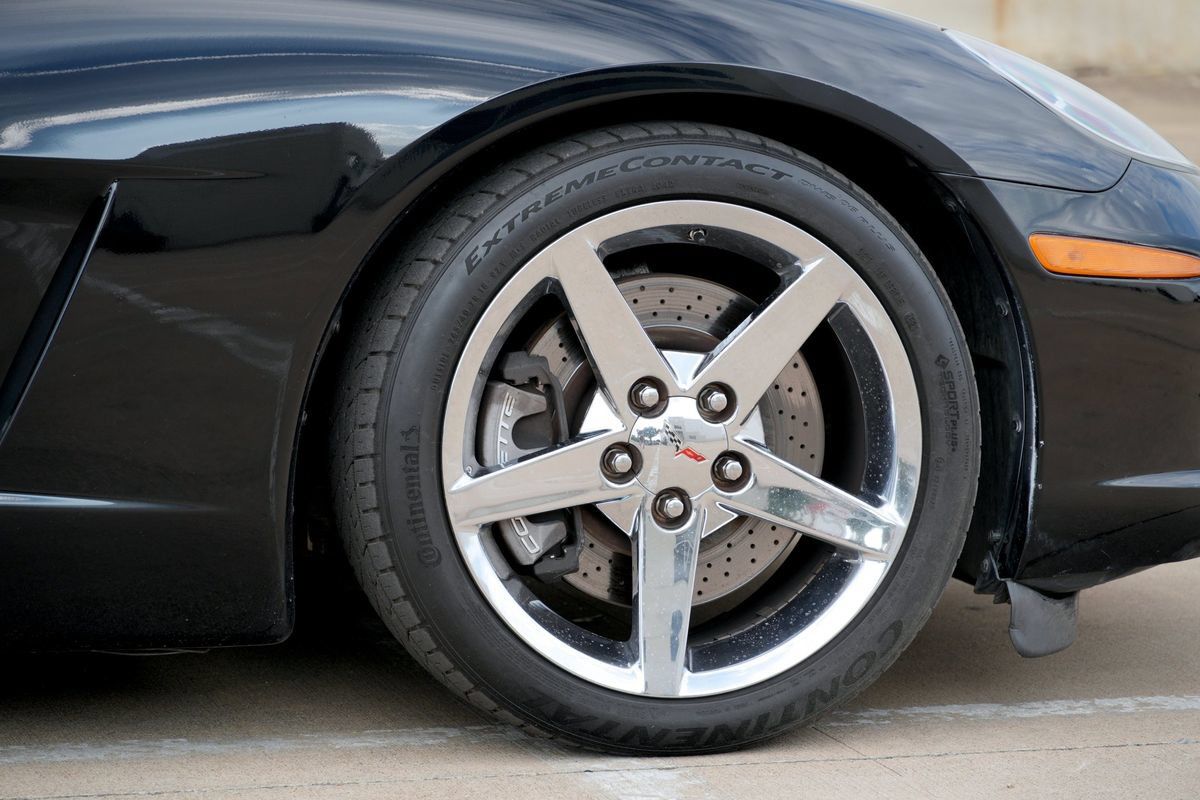 Used 2007 Chevrolet Corvette Convertible w/ Preferred Equipment Group RWD image 29