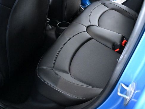 Used 2019 MINI Cooper 4-Door Hardtop w/ Signature Upholstery Package image 25