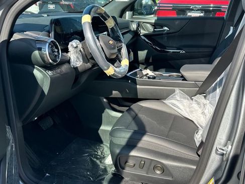 New 2026 Chevrolet Equinox LT w/ Convenience Package II image 8