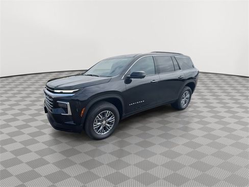 New 2025 Chevrolet Traverse LT w/ Driver Confidence Package image 4