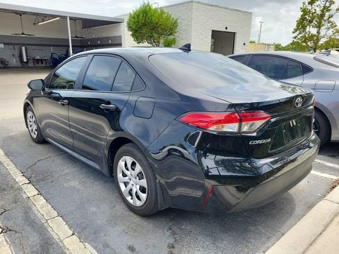 Used 2025 Toyota Corolla LE FWD image 4