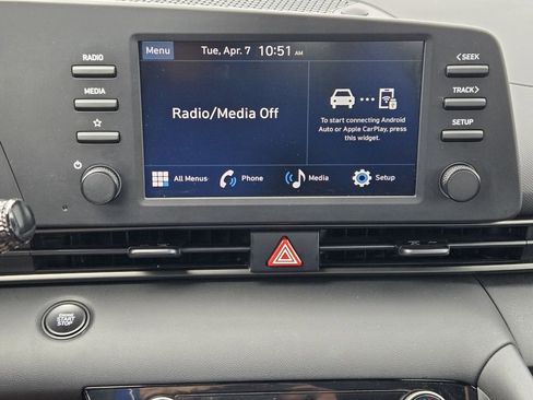 Certified 2025 Hyundai Elantra Sport image 19