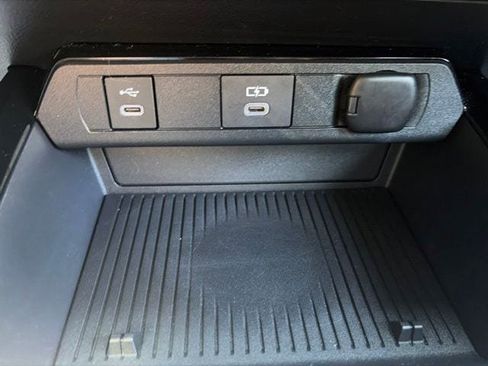 Used 2024 Toyota Prius Prime FWD image 26