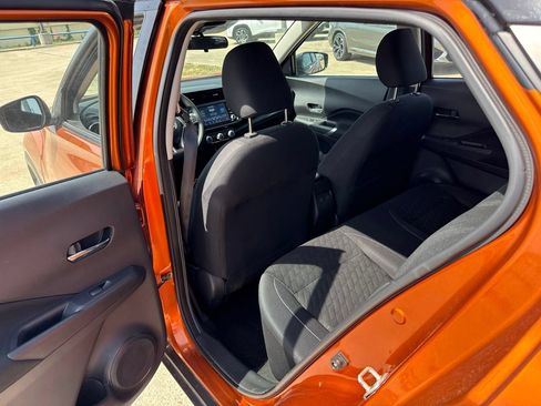 Used 2023 Nissan Kicks SV FWD image 7