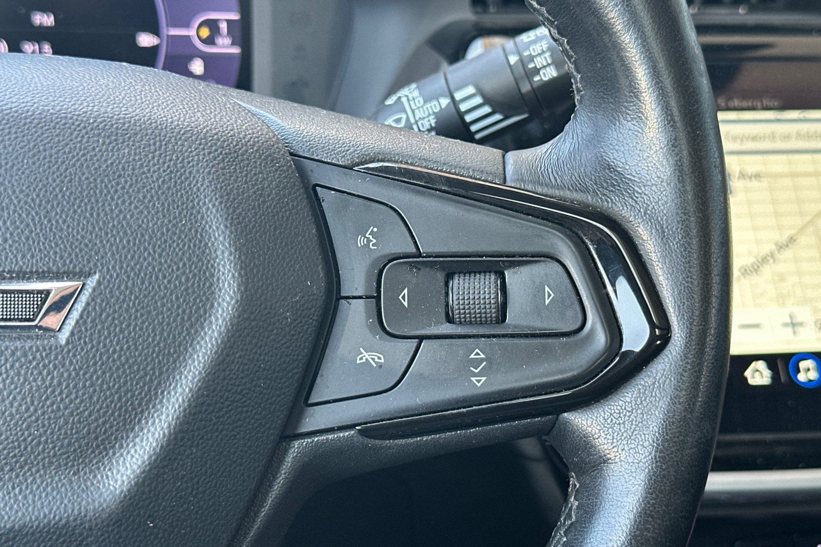 Used 2023 Chevrolet Bolt EUV Premier w/ Sun & Sound Package FWD image 33