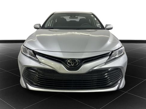 Used 2020 Toyota Camry LE image 8