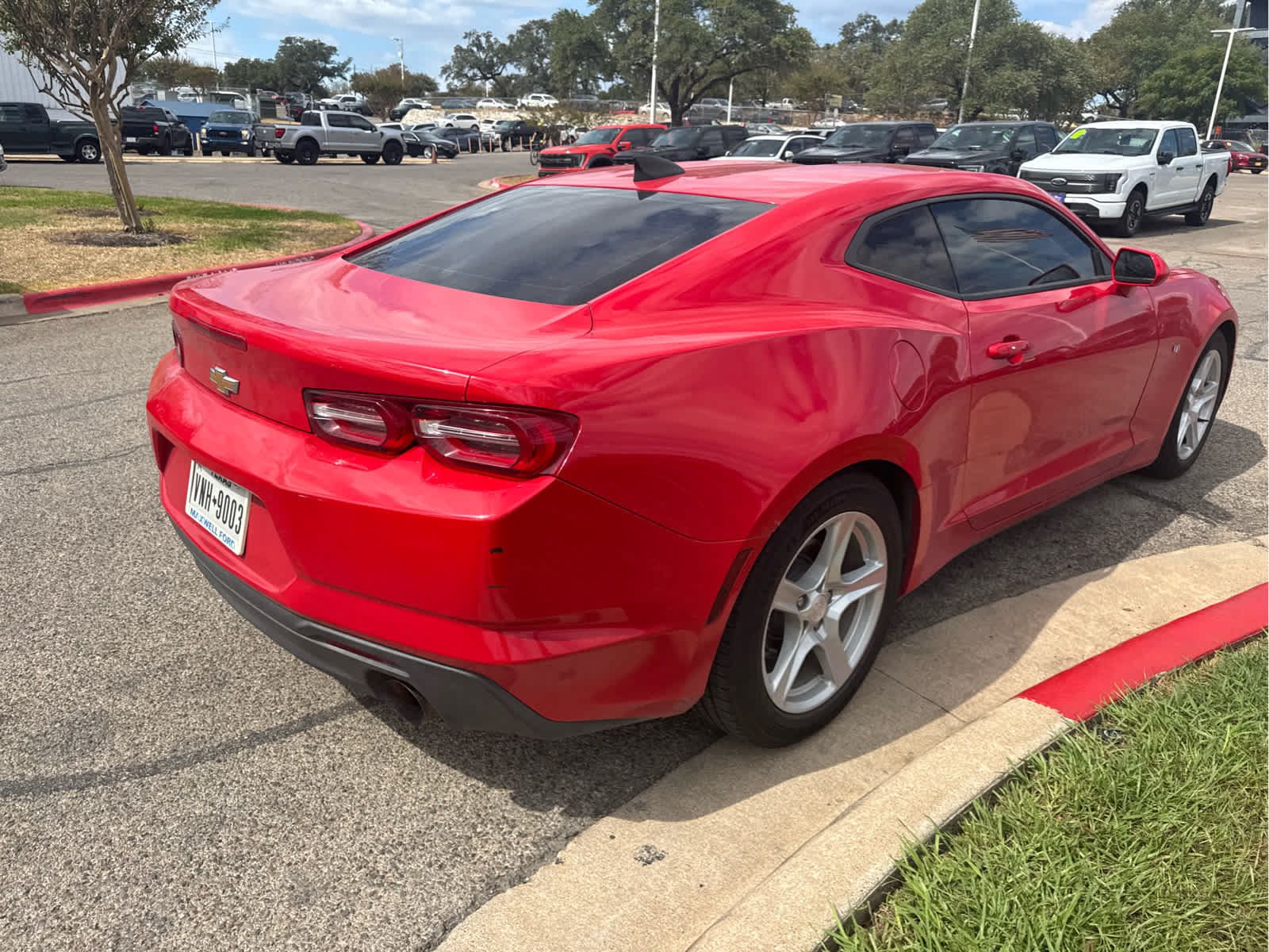 Used 2023 Chevrolet Camaro LT RWD image 3