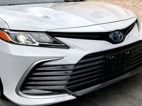 Used 2023 Toyota Camry LE FWD image 29