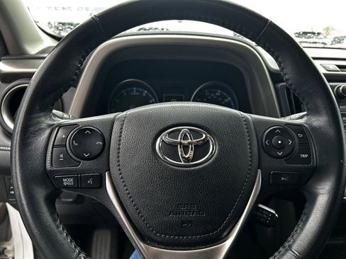 Used 2018 Toyota RAV4 XLE image 16