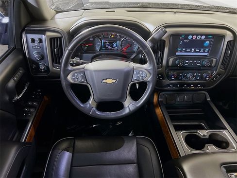 Used 2018 Chevrolet Silverado 1500 High Country image 18