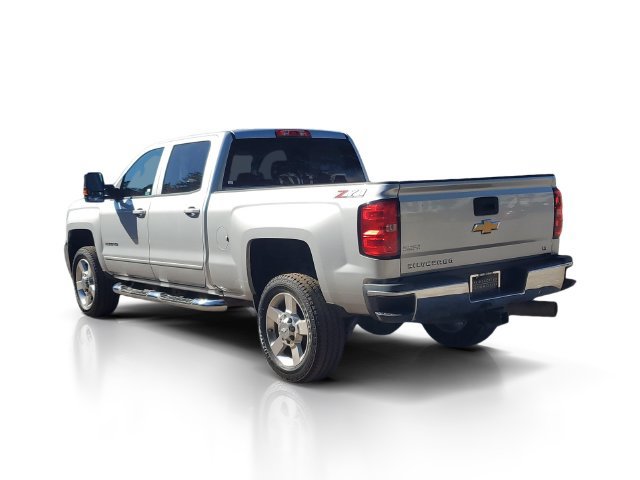 Used 2018 Chevrolet Silverado 2500 LT w/ LT Convenience Package AWD/4WD image 5