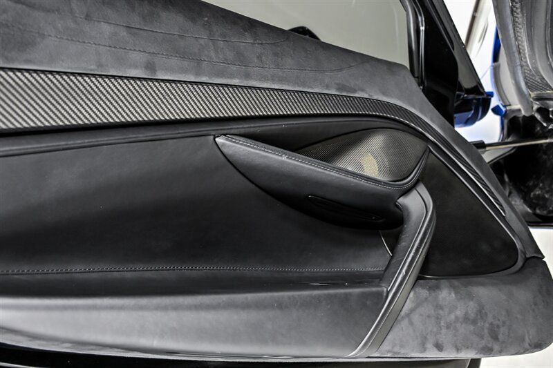 Used 2018 McLaren 720S RWD image 19