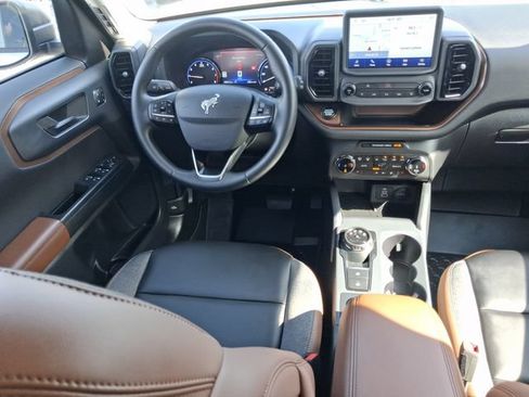 Used 2024 Ford Bronco Sport Outer Banks w/ Tech Package AWD/4WD image 8