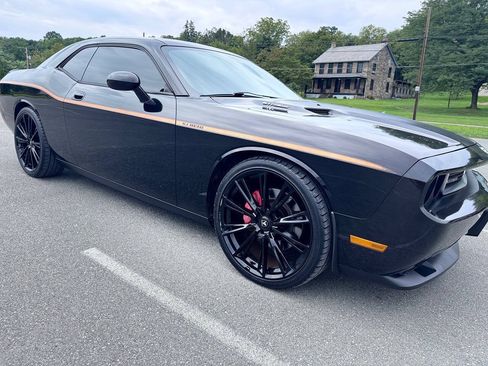 Used 2009 Dodge Challenger SRT8 w/ SRT Option Group II RWD image 1