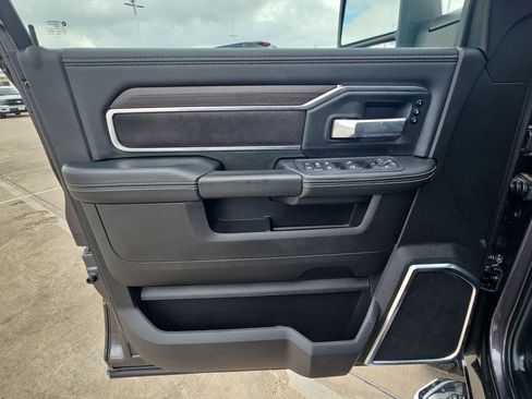 Used 2025 RAM 2500 Laramie image 12