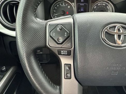 Used 2017 Toyota Tacoma SR5 image 15