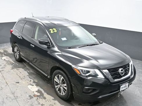 Used 2018 Nissan Pathfinder S image 22
